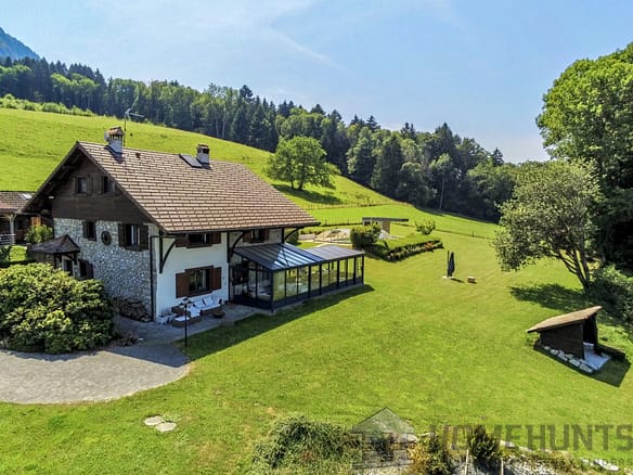 4 Bedroom Villa/House in Bons En Chablais 32