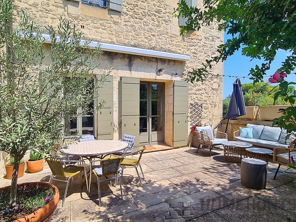 3 Bedroom Apartment in Uzes 30