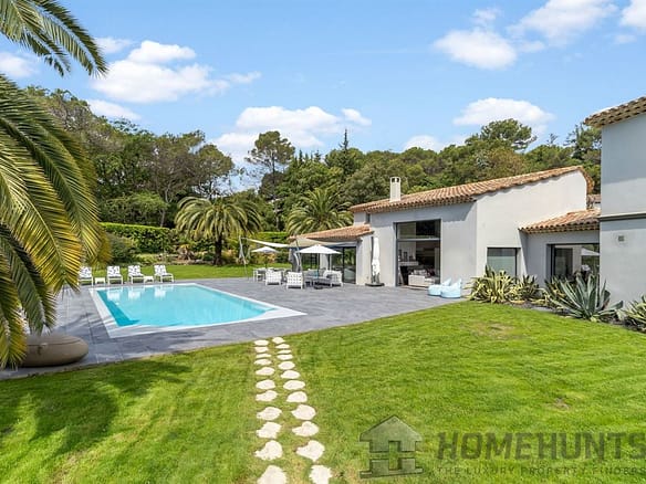 4 Bedroom Villa/House in Mougins 6