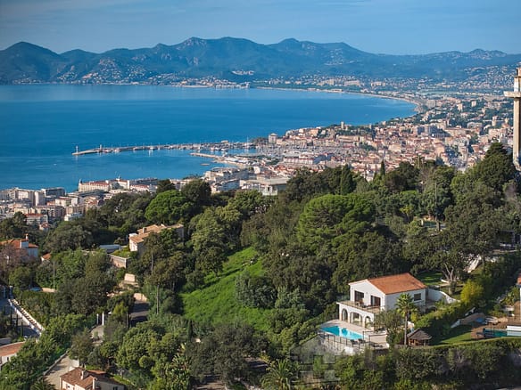 3 Bedroom Villa/House in Cannes 34