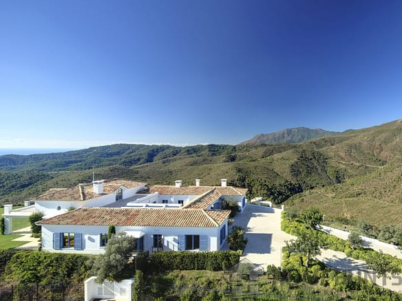 5 Bedroom Villa/House in Benahavís 32