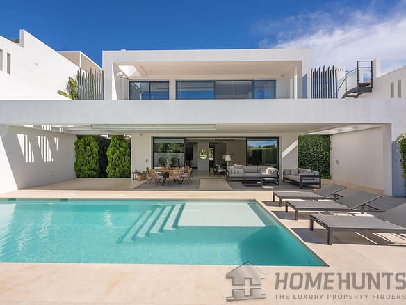 5 Bedroom Villa/House in The Golden Mile 34