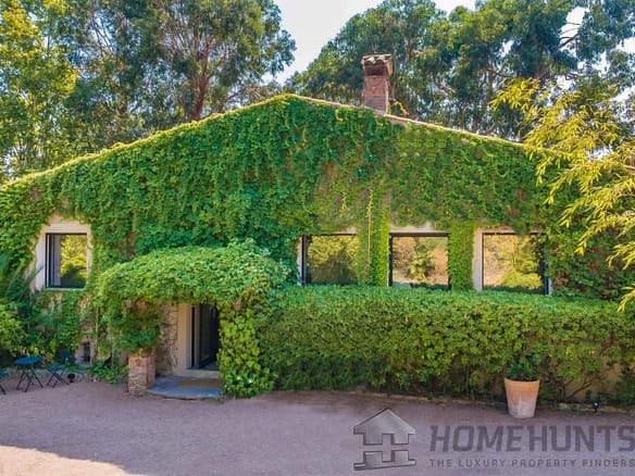 5 Bedroom Villa/House in St Raphael 4
