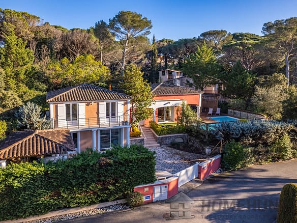 4 Bedroom Villa/House in St Raphael 16