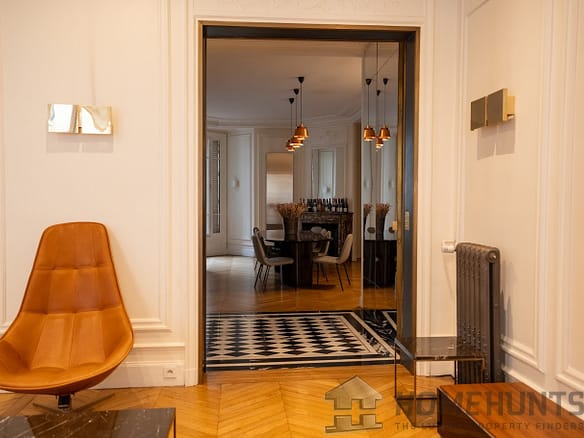4 Bedroom Apartment in Paris 8th (Golden Triangle - Parc Monceau) 26