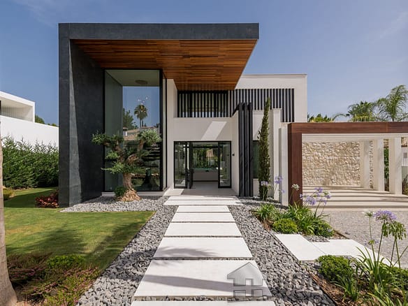 5 Bedroom Villa/House in Nueva Andalucía 26