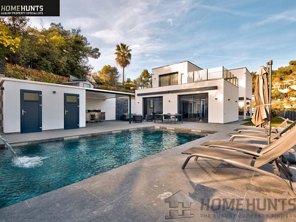 4 Bedroom Villa/House in Tourrettes 7