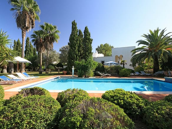 7 Bedroom Villa/House in Cala Llonga 30