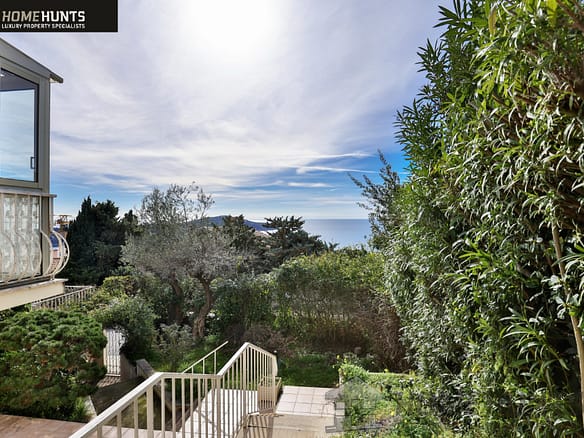 5 Bedroom Villa/House in Villefranche Sur Mer 16