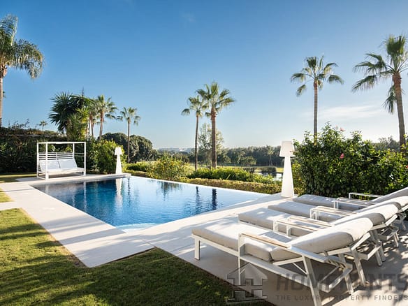 5 Bedroom Villa/House in Nueva Andalucía 5