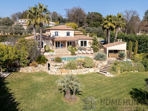 5 Bedroom Villa/House in Roquefort Les Pins 5