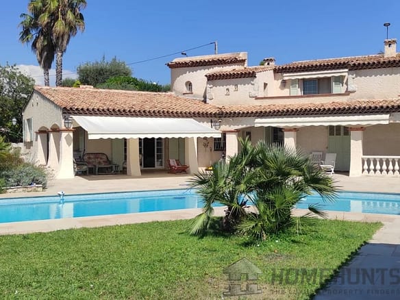 6 Bedroom Villa/House in La Gaude 28