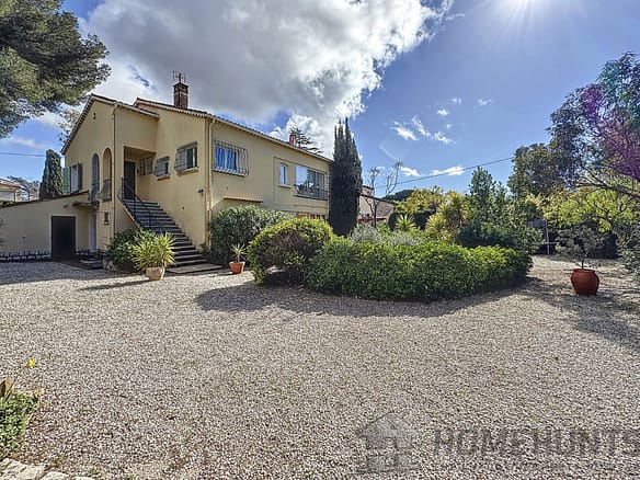 5 Bedroom Villa/House in Six Fours Les Plages 36