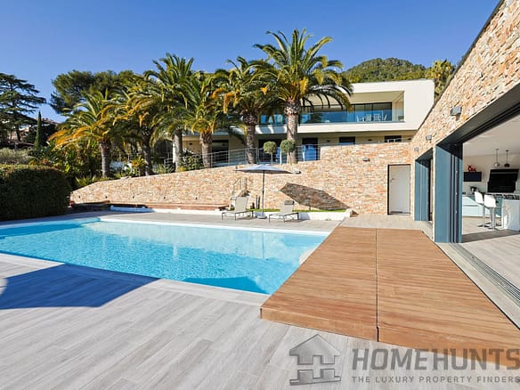6 Bedroom Villa/House in Carqueiranne 5