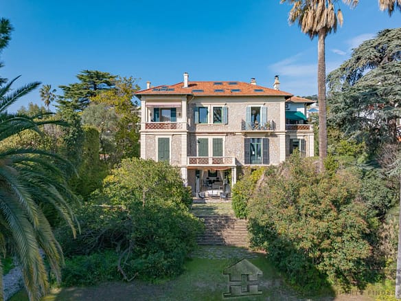 5 Bedroom Apartment in Cannes 18