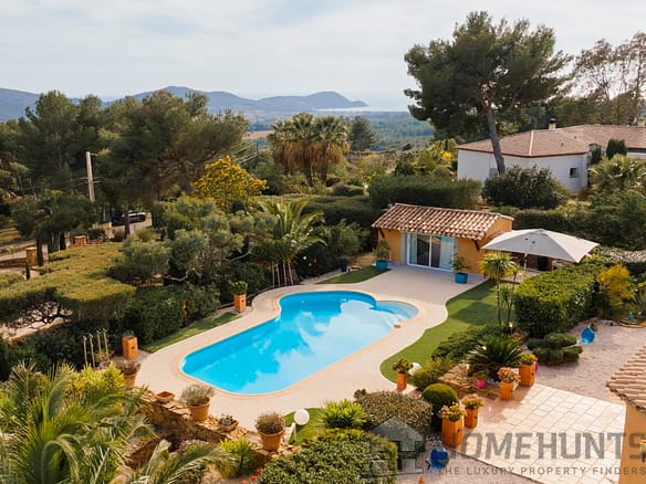 4 Bedroom Villa/House in La Cadiere D Azur 24