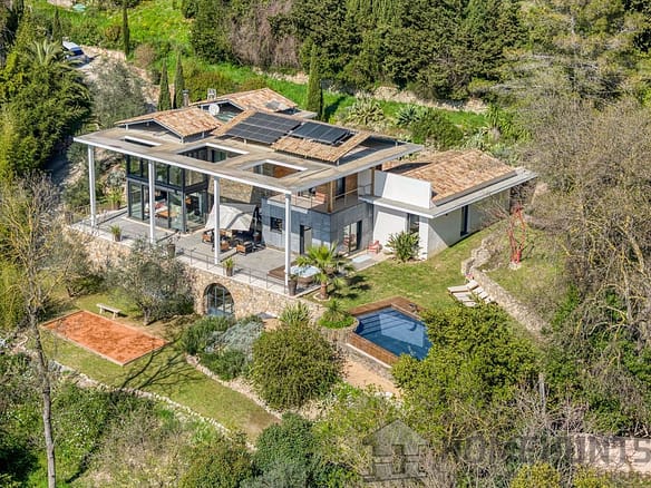 4 Bedroom Villa/House in Mougins 24