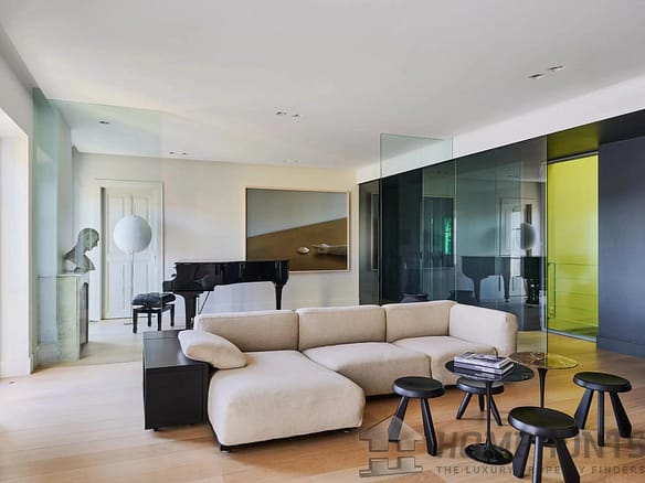 4 Bedroom Apartment in Nice - City 16
