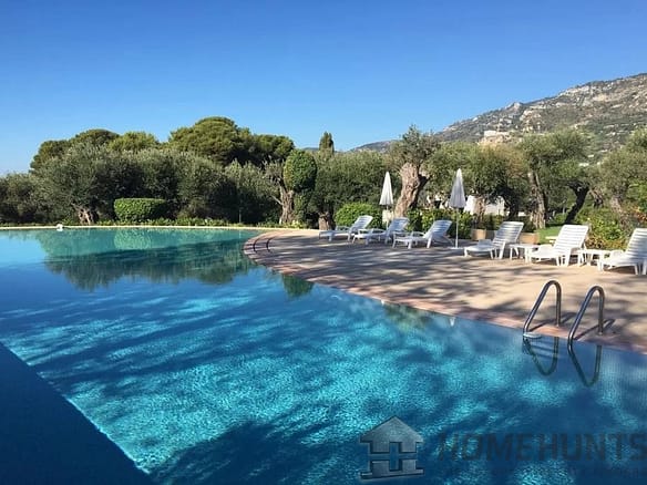 2 Bedroom Apartment in Roquebrune Cap Martin 9