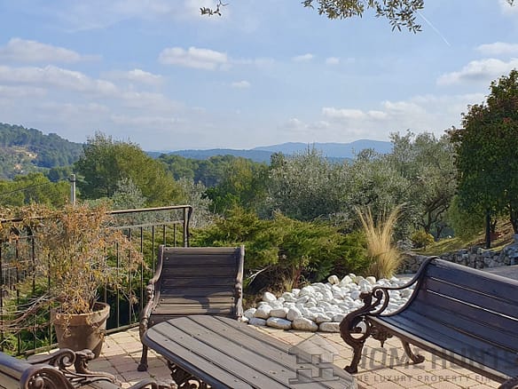 5 Bedroom Villa/House in Callas 2