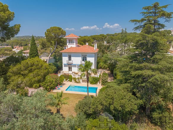 9 Bedroom Villa/House in St Raphael 36