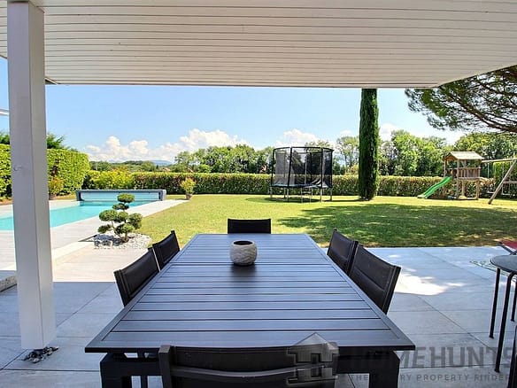 4 Bedroom Villa/House in Chens Sur Leman 30
