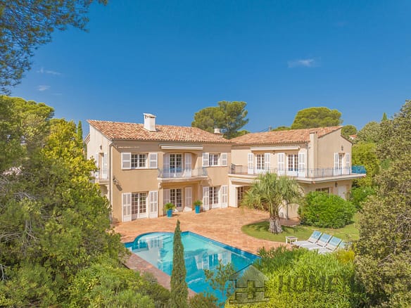 6 Bedroom Villa/House in St Raphael 36