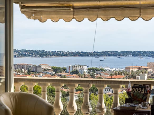 3 Bedroom Apartment in Le Golfe Juan 7