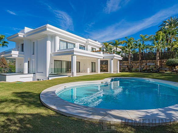 6 Bedroom Villa/House in The Golden Mile 22
