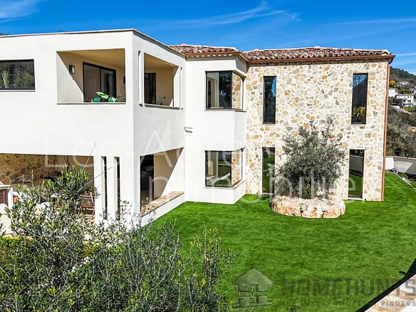 4 Bedroom Villa/House in Les Adrets De L Esterel 32