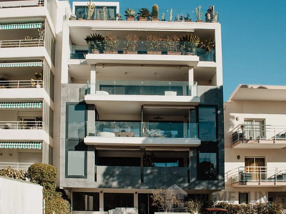 3 Bedroom Apartment in Cannes 20