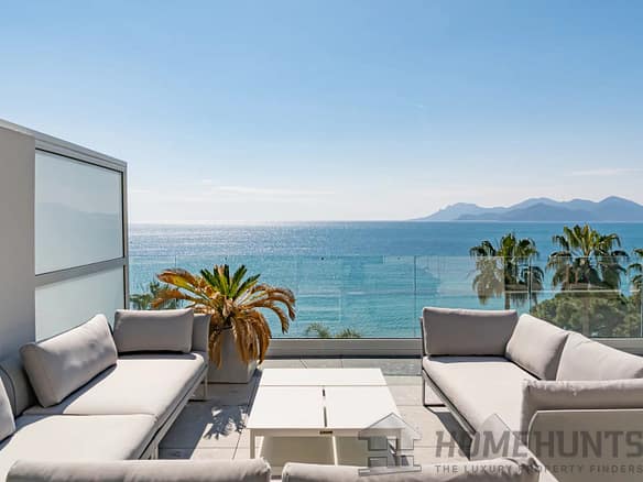 2 Bedroom Apartment in Cannes 18