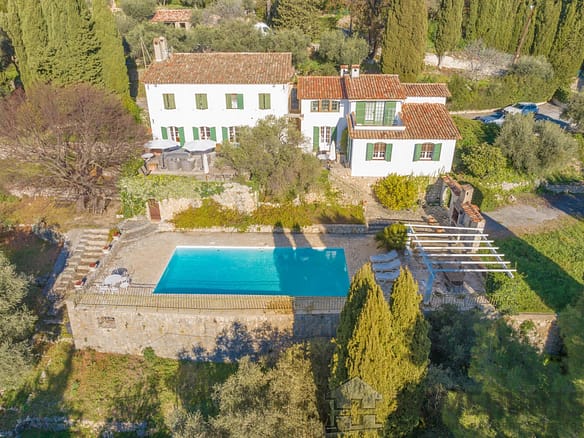 5 Bedroom Villa/House in Le Tignet 6