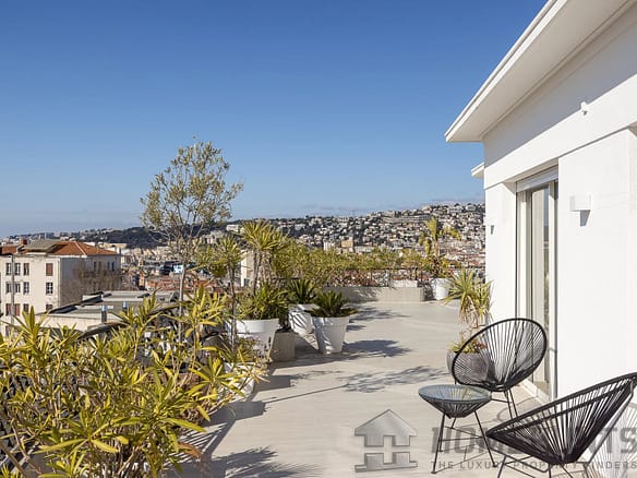 2 Bedroom Apartment in Nice - City 24