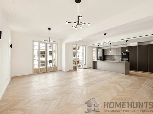 3 Bedroom Apartment in Nice - City 22