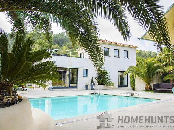 5 Bedroom Villa/House in Eze 12