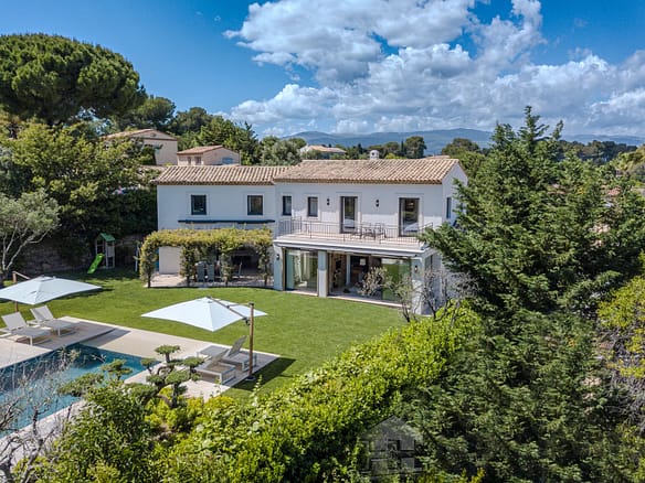 6 Bedroom Villa/House in Mougins 32