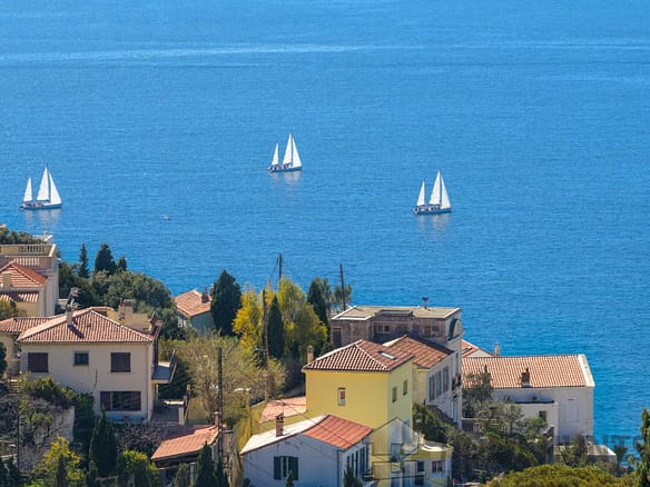 3 Bedroom Apartment in Marseille 22