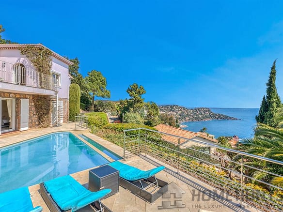 4 Bedroom Villa/House in Le Trayas 26