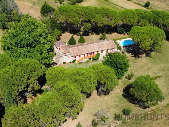 10 Bedroom Villa/House in Villecroze 32