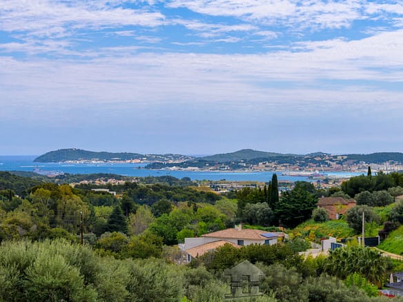 6 Bedroom Villa/House in Ollioules 5