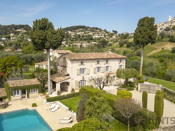 6 Bedroom Villa/House in St Paul 34