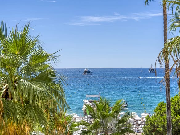 2 Bedroom Apartment in Cannes 36