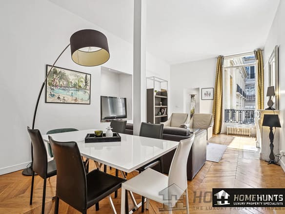 2 Bedroom Apartment in Paris 8th (Golden Triangle - Parc Monceau) 18