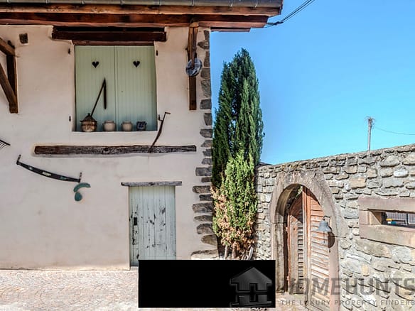 6 Bedroom Castle/Estates in St Cergues 24