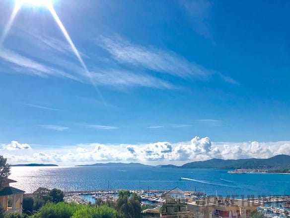 4 Bedroom Villa/House in Le Lavandou 7