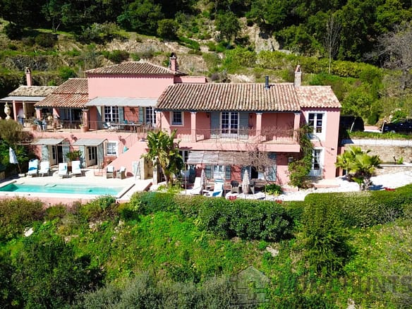 4 Bedroom Villa/House in La Garde Freinet 32