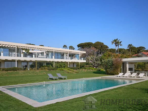 6 Bedroom Villa/House in Cap D Antibes 3