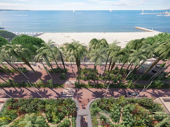 3 Bedroom Apartment in Cannes 32