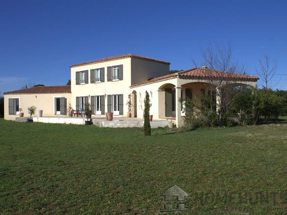 3 Bedroom Villa/House in Arles 14
